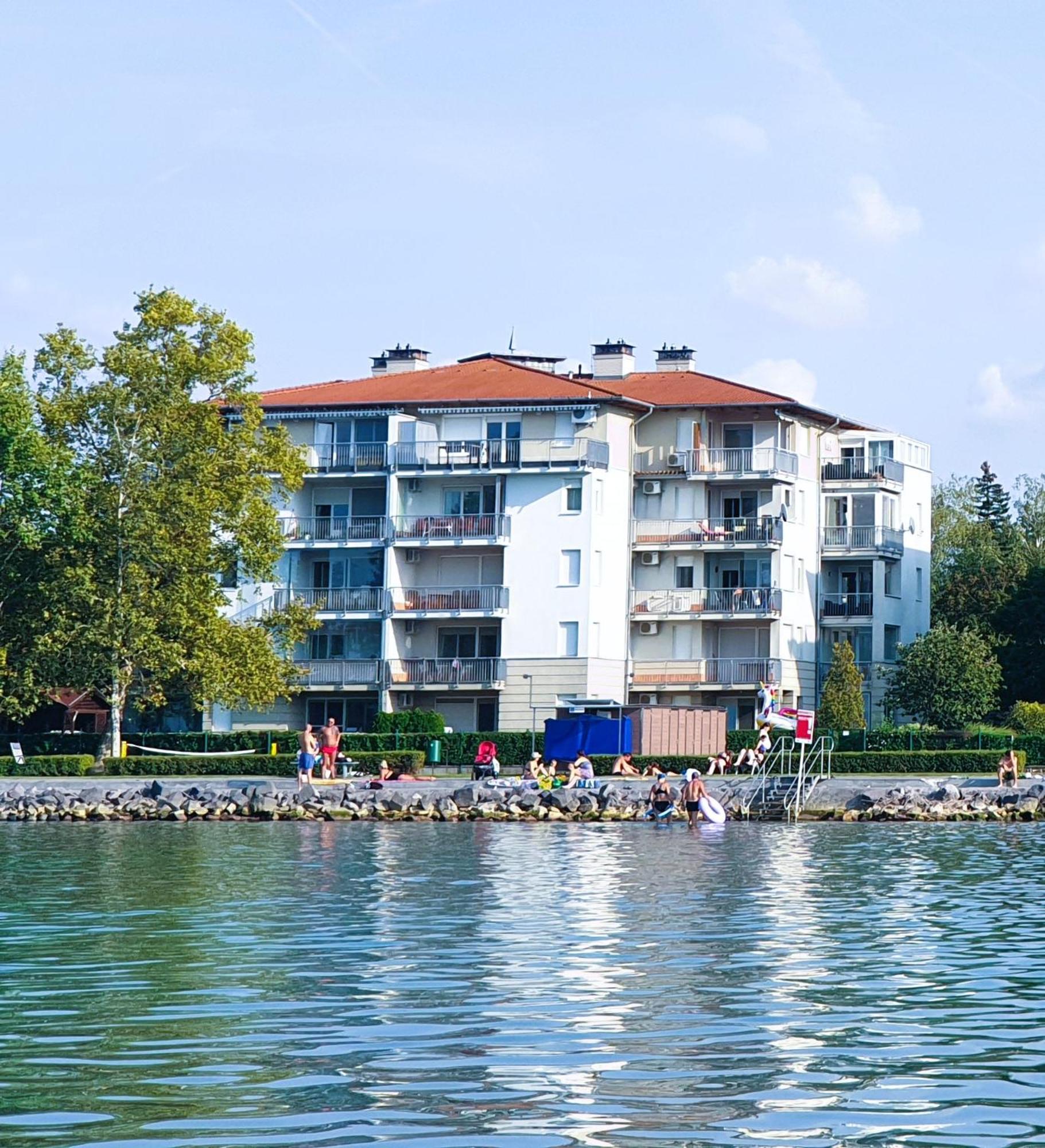 Balaton Lakeside Residence Siófok Eksteriør bilde